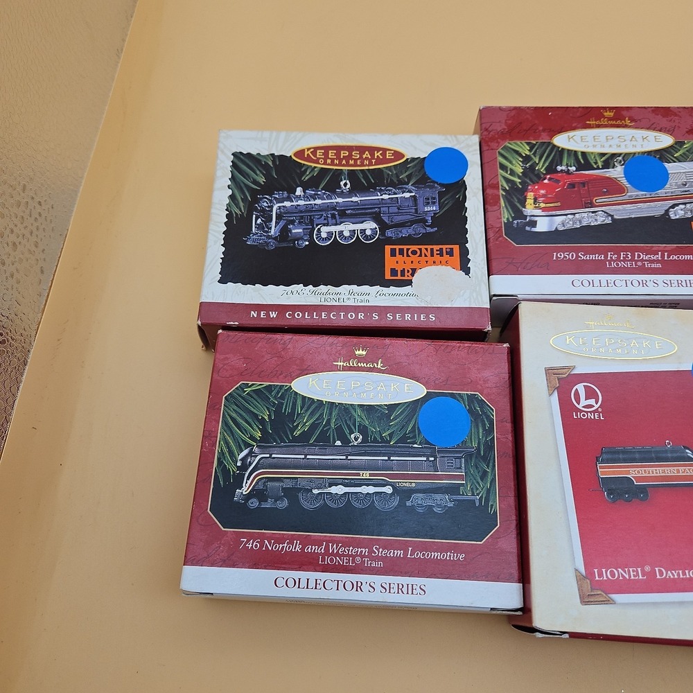 Lot Of 9 Lionel Hallmark Christmas Ornaments Train Collection - Picture 2 of 5